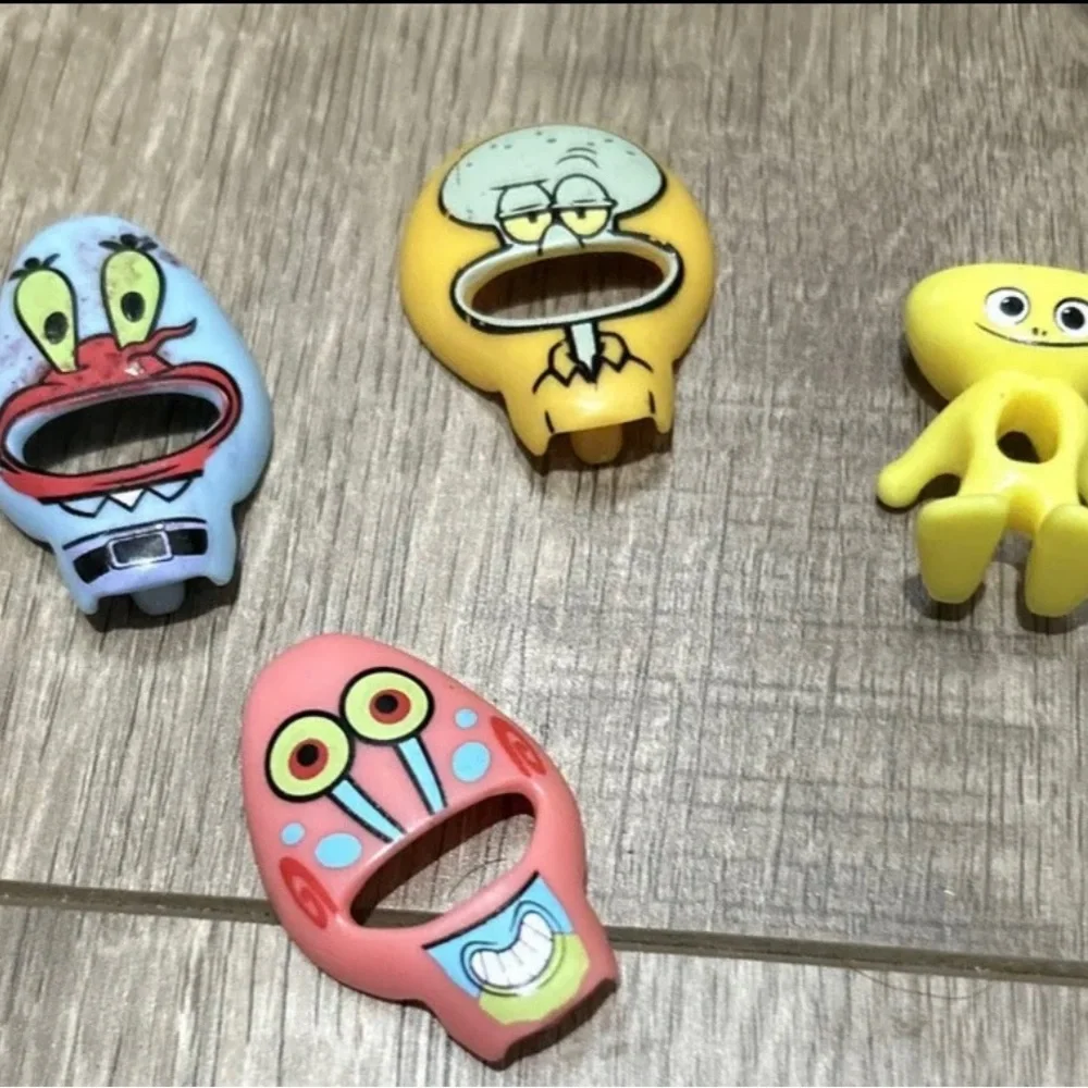 Kinder Joy Masked Buddies Toys SpongeBob Thaddeus Gary 2018